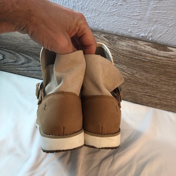 EMU Australia Women’s Suede Fabric Perforated Lightweight Booties SZ 8/8.5 Ankle - Picture 16 of 16